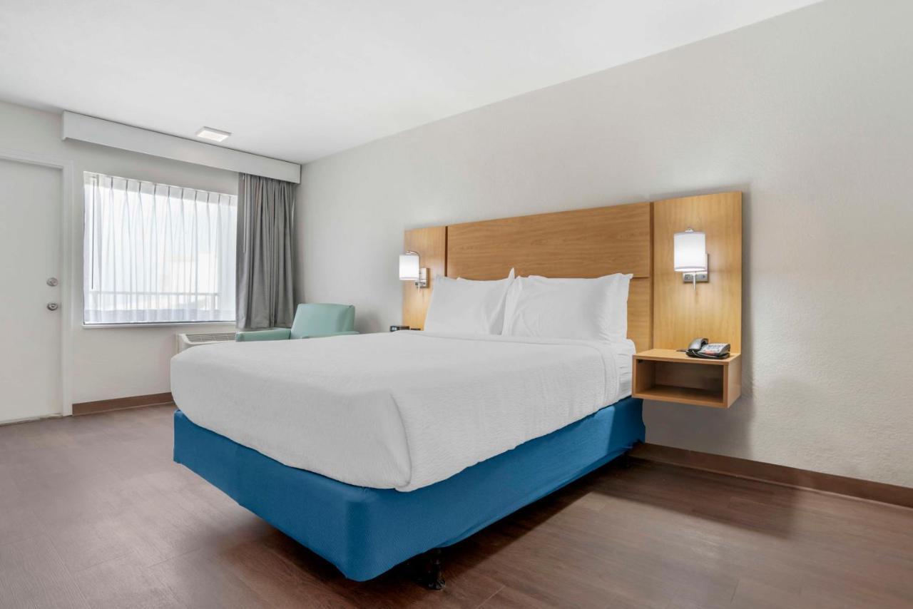 Chateau Beachfront Hotel, A By The Sea Resort パナマシティービーチ エクステリア 写真