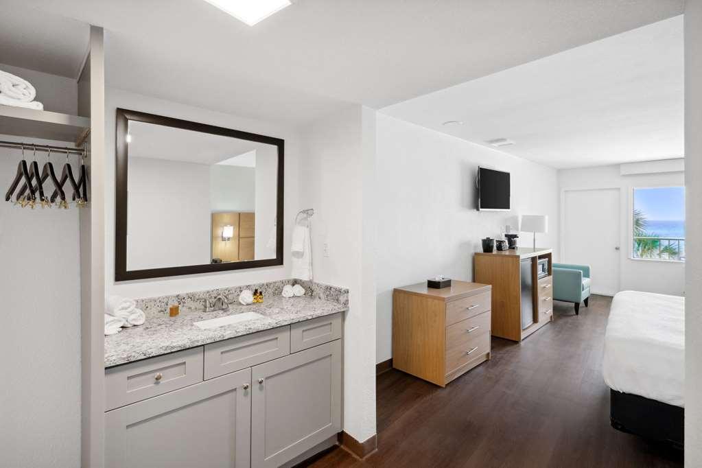 Chateau Beachfront Hotel, A By The Sea Resort パナマシティービーチ 部屋 写真