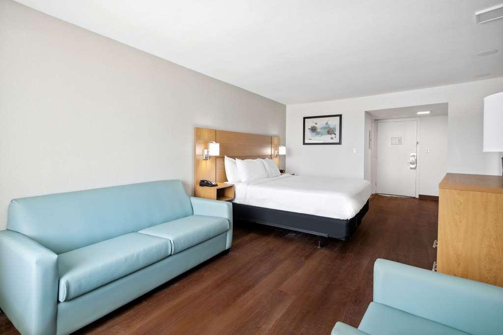 Chateau Beachfront Hotel, A By The Sea Resort パナマシティービーチ 部屋 写真